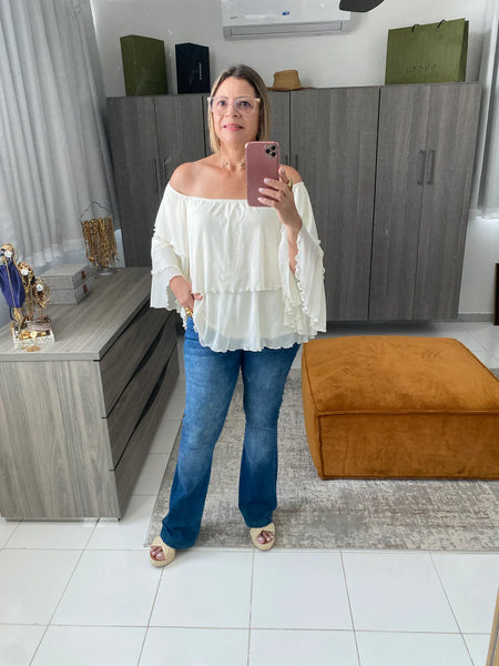 Off shoulder blouse. Ruffle sleeves.