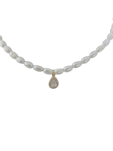 Alvara pearl necklace with pendant (Drop or Cube}