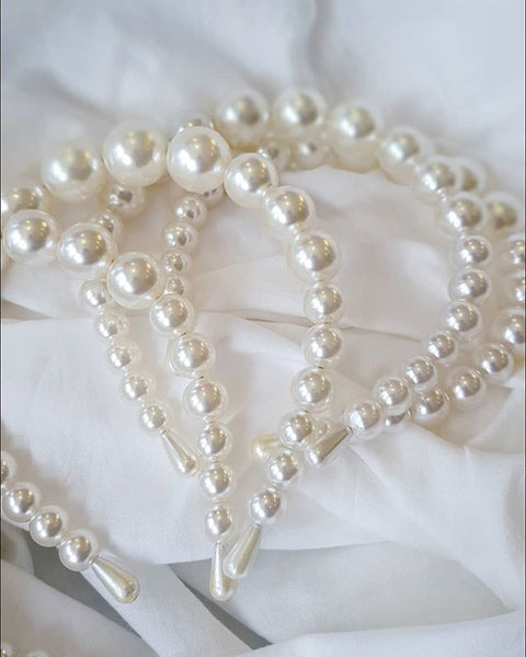 Pearls headband.