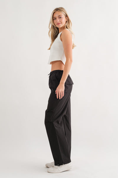 Cargo pants, high waisted in black