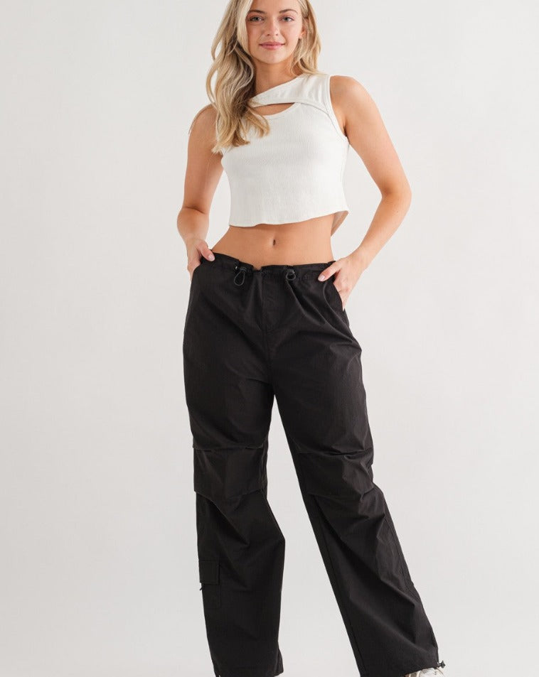 Cargo pants, high waisted in black