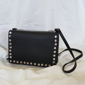 Black crossbody w/studs