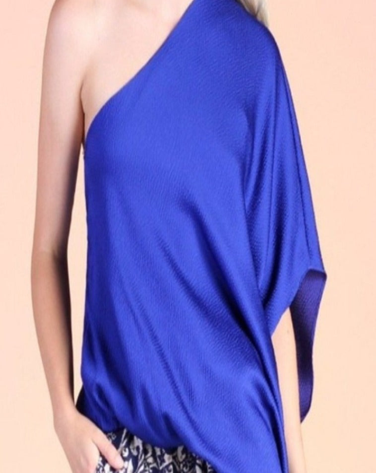 ONE SHOULDER HAMMERED SATIN TOP