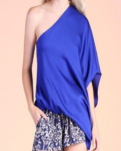 ONE SHOULDER HAMMERED SATIN TOP