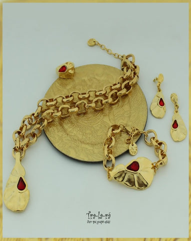 Tra la ra crystal necklace and pendant gold bracelet set