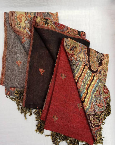 Pashminas assorted styles and colors.