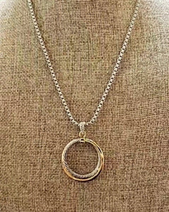 CIRCLE PENDANT NECKLACE. DESIGNERS INSPO.